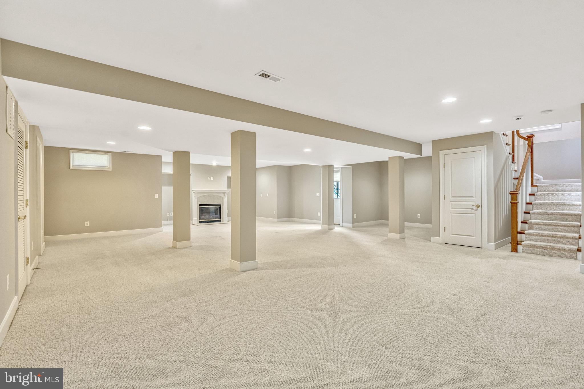 9076 EMMA ANN WAY