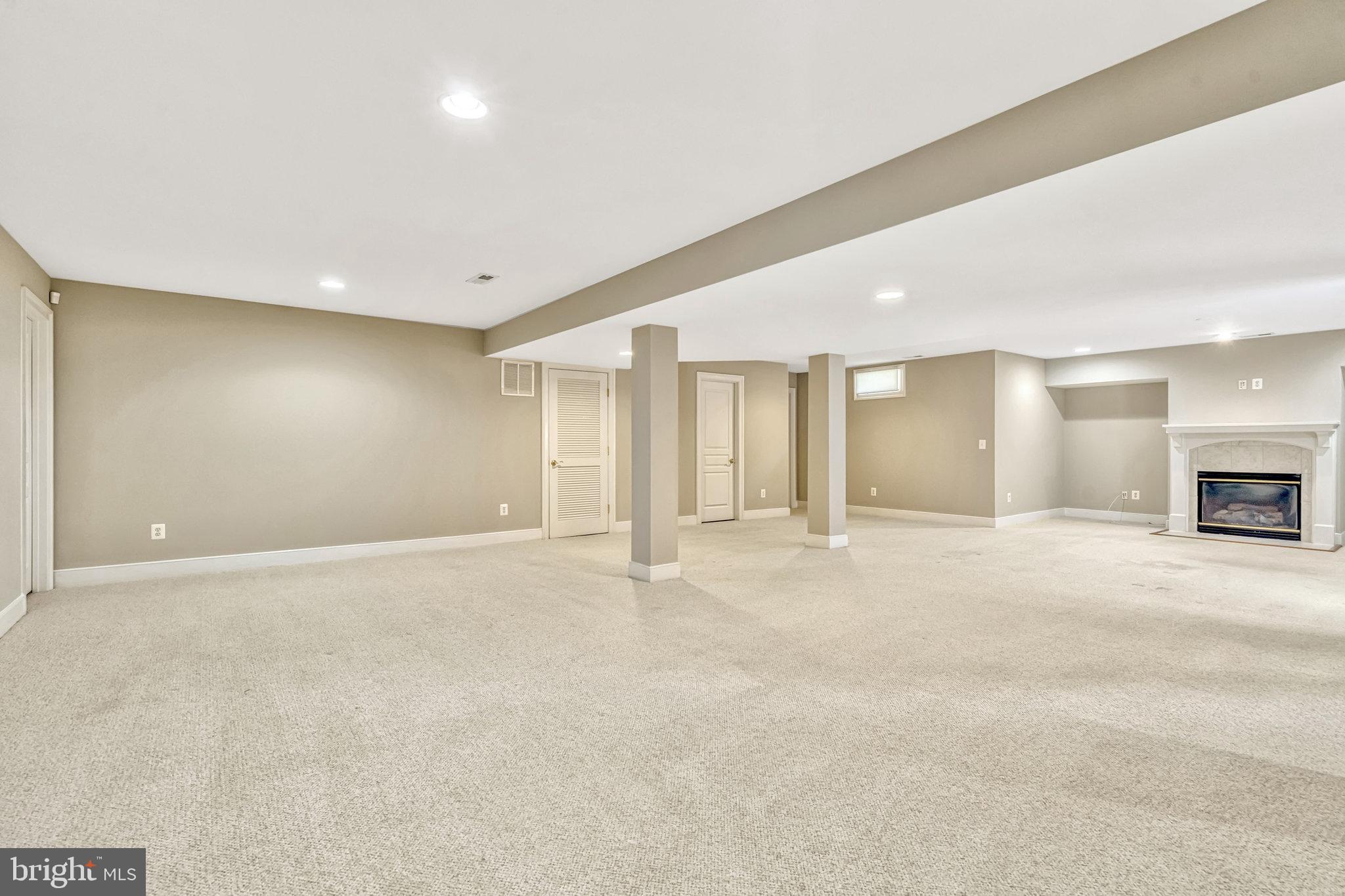 9076 EMMA ANN WAY