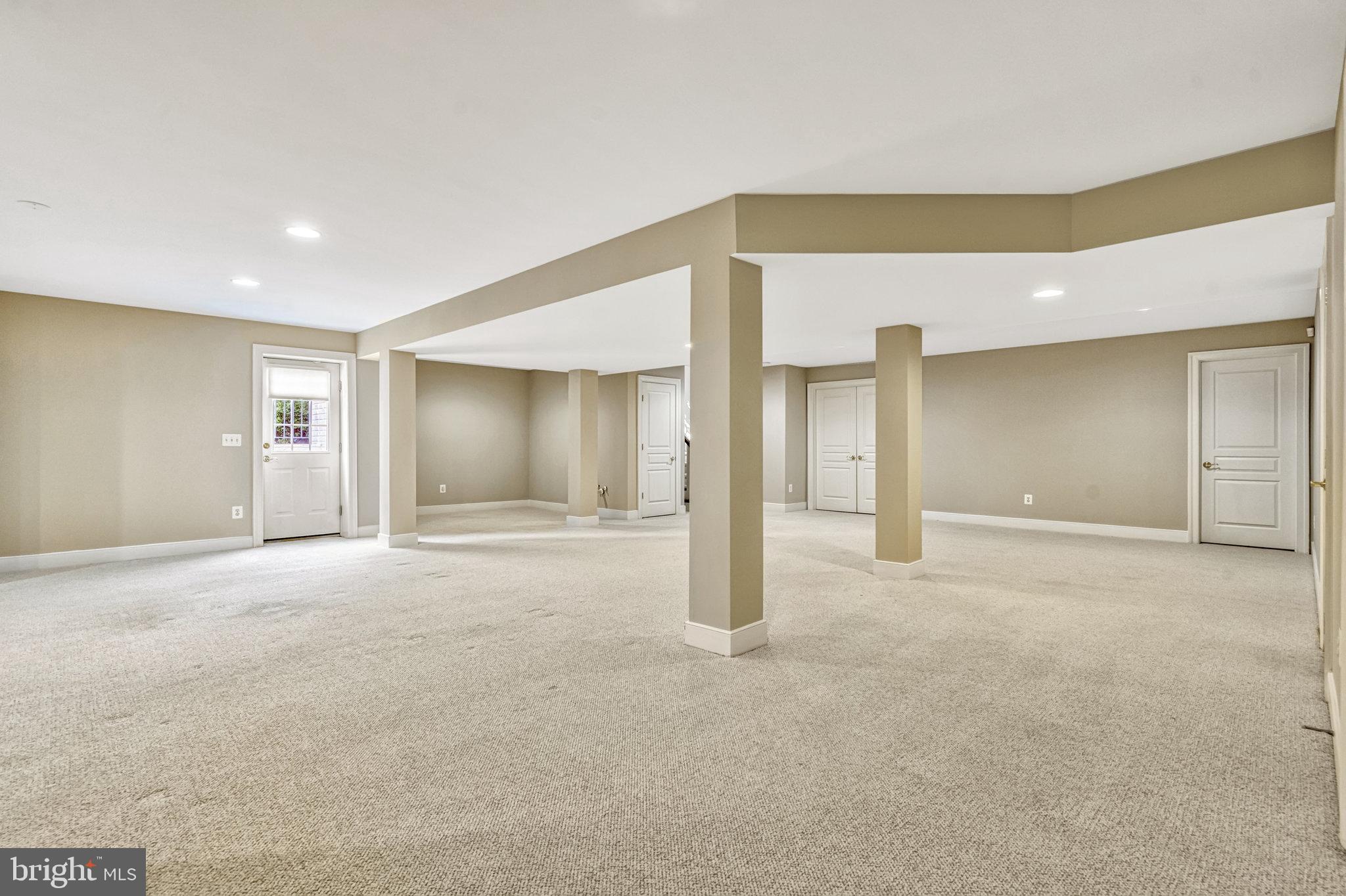 9076 EMMA ANN WAY