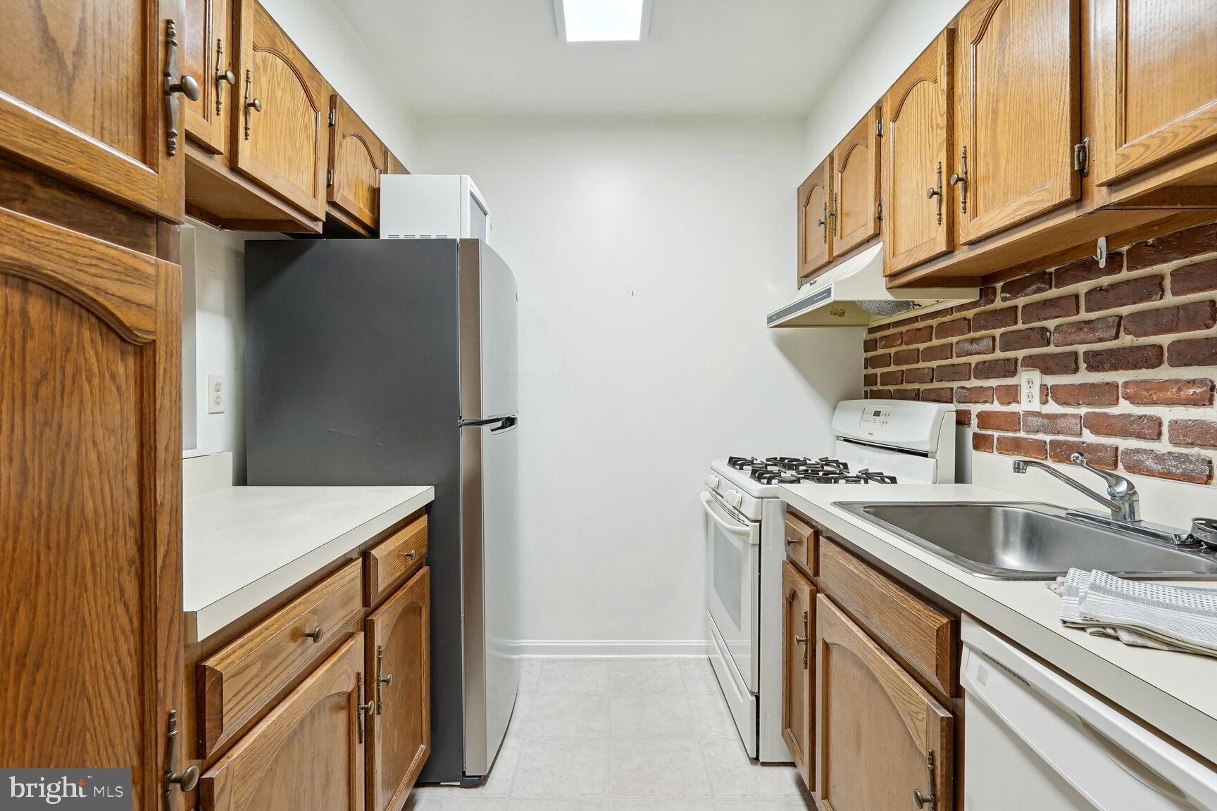 5916 COVE LANDING ROAD 302