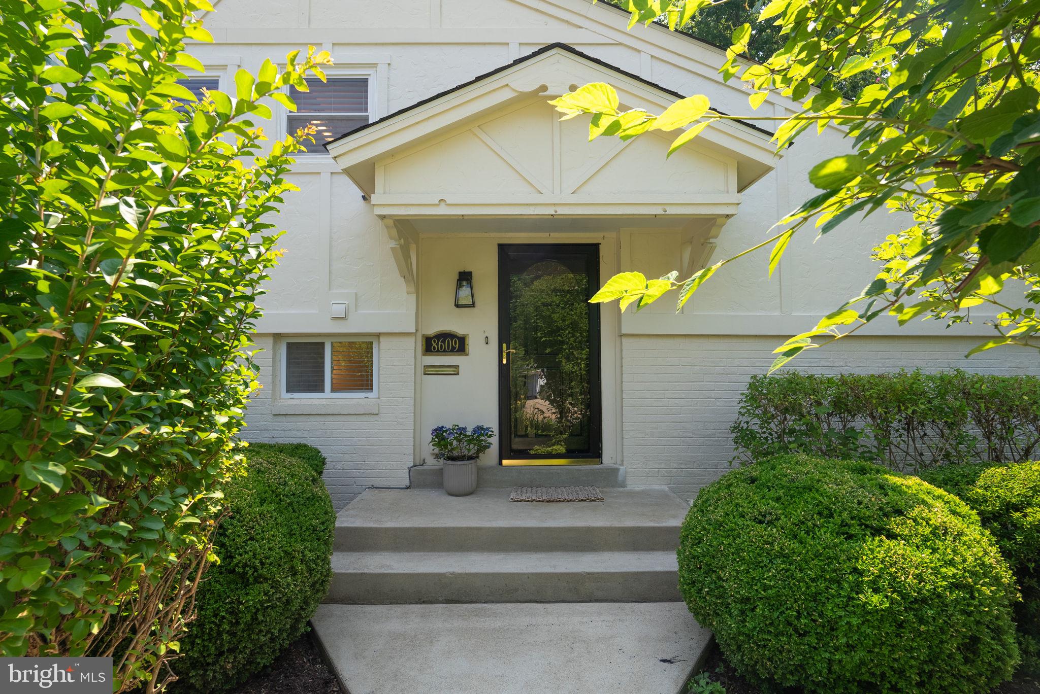 8609 CUSHMAN PLACE