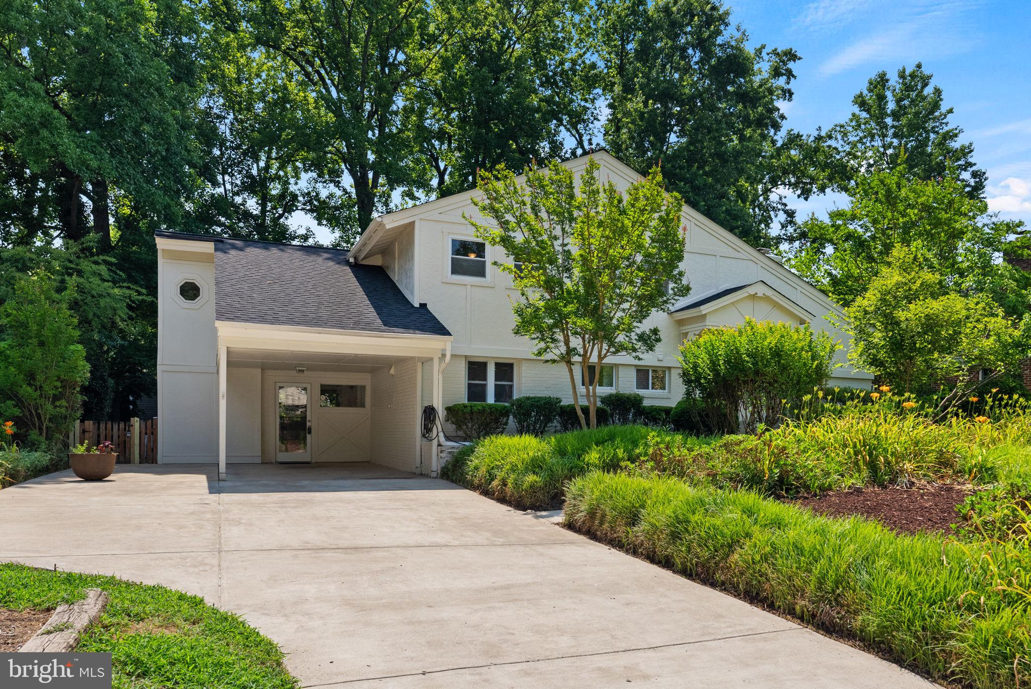 8609 CUSHMAN PLACE