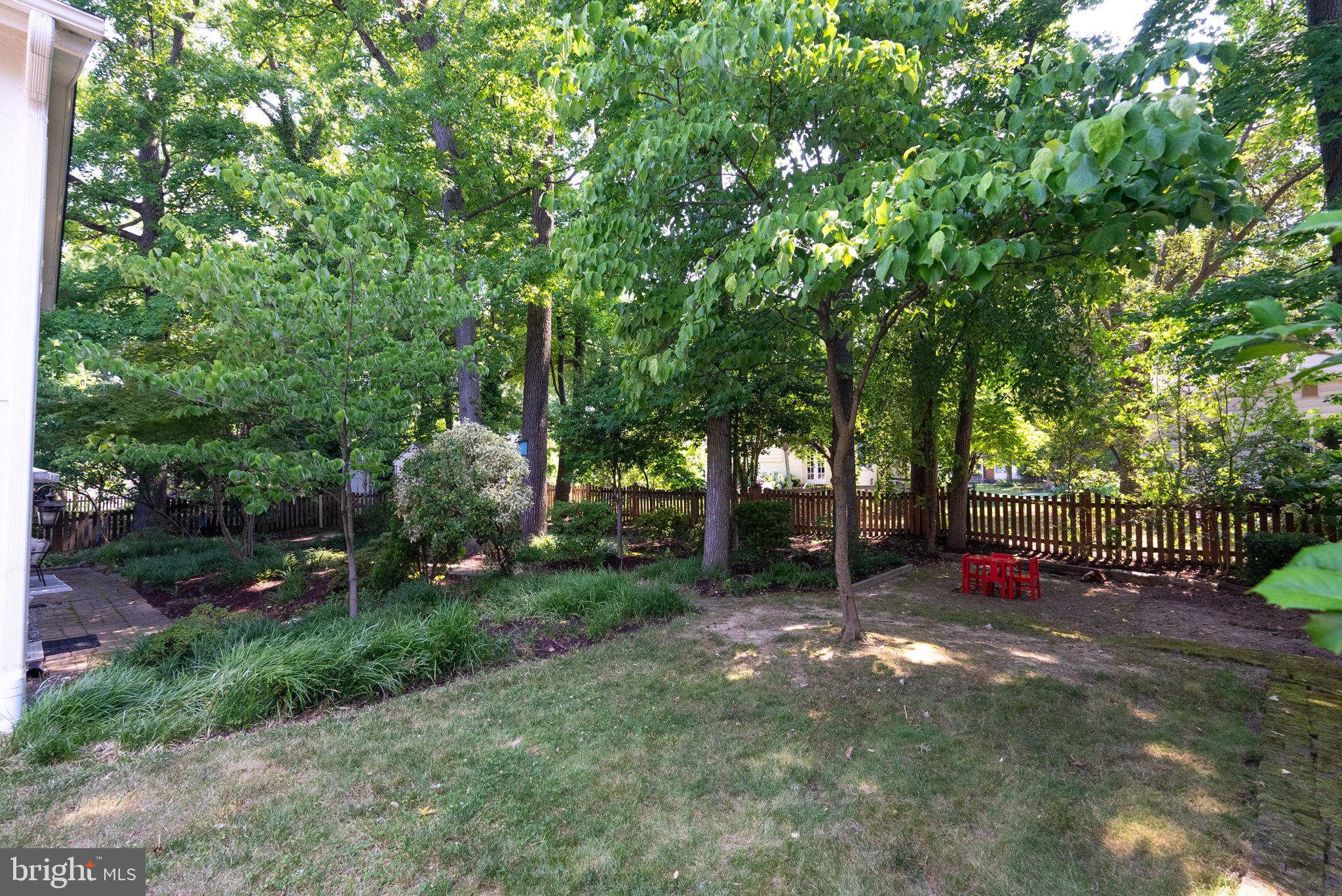 8609 CUSHMAN PLACE