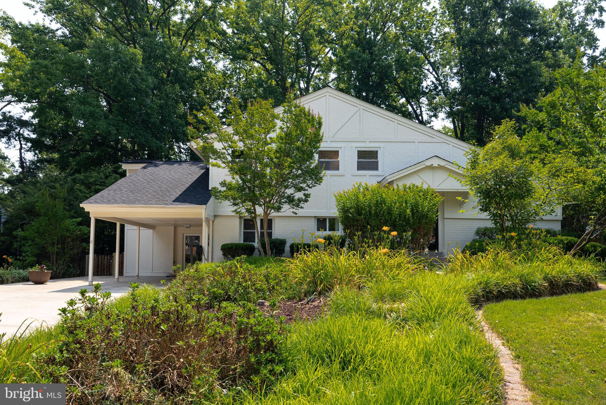 8609 CUSHMAN PLACE