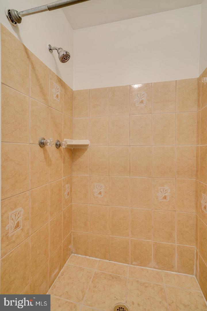 7706 TREVINO LN