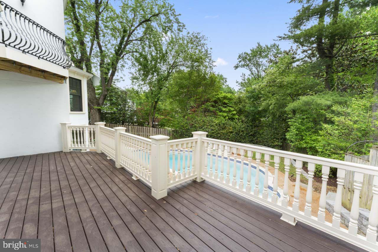 5844 BERMUDA COURT