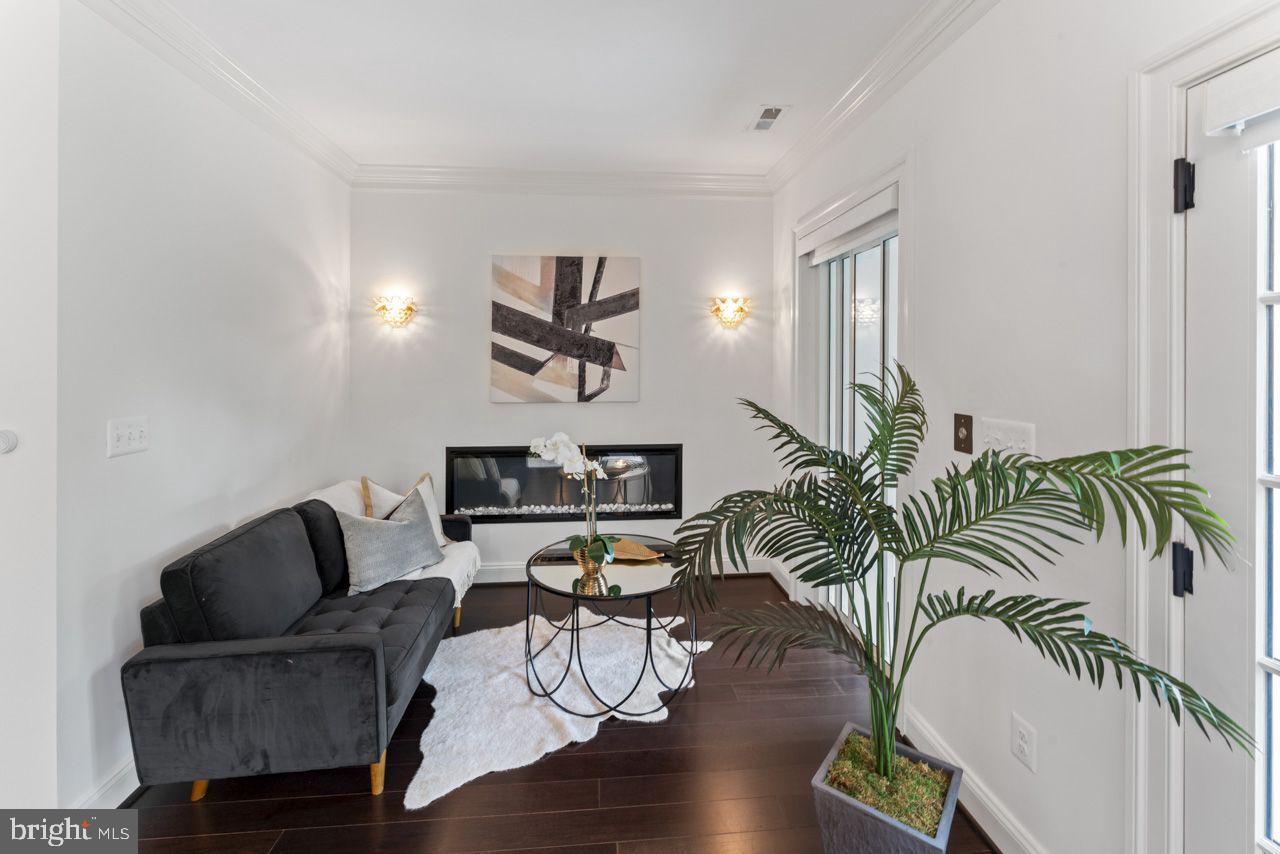 5844 BERMUDA COURT