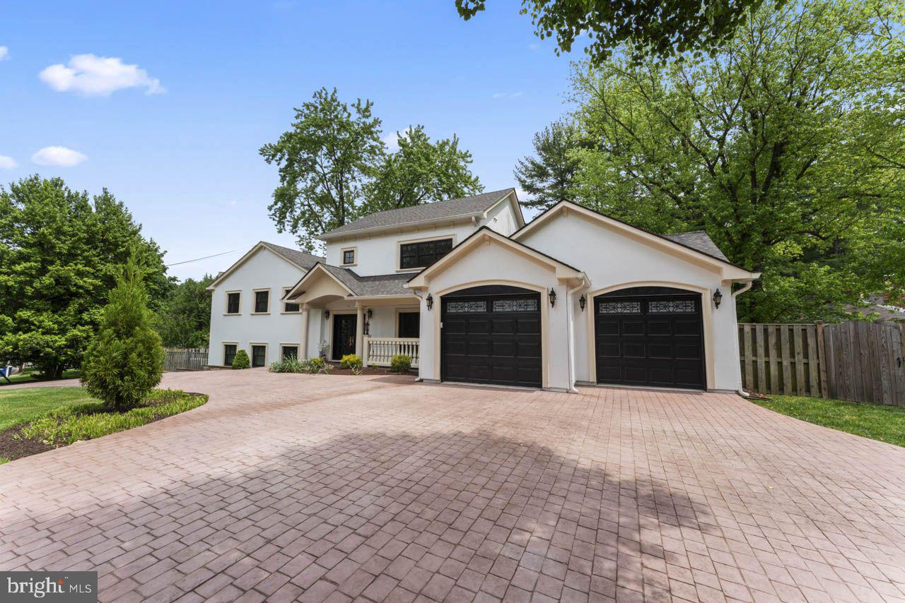 5844 BERMUDA COURT