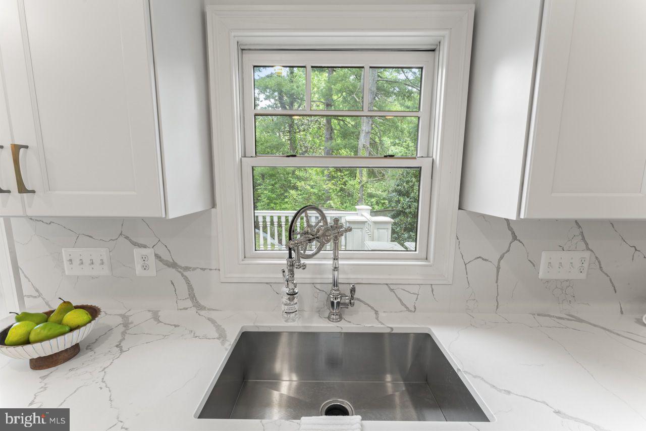 5844 BERMUDA COURT