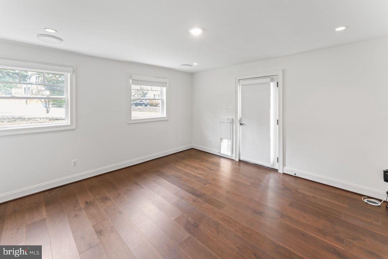 5844 BERMUDA COURT