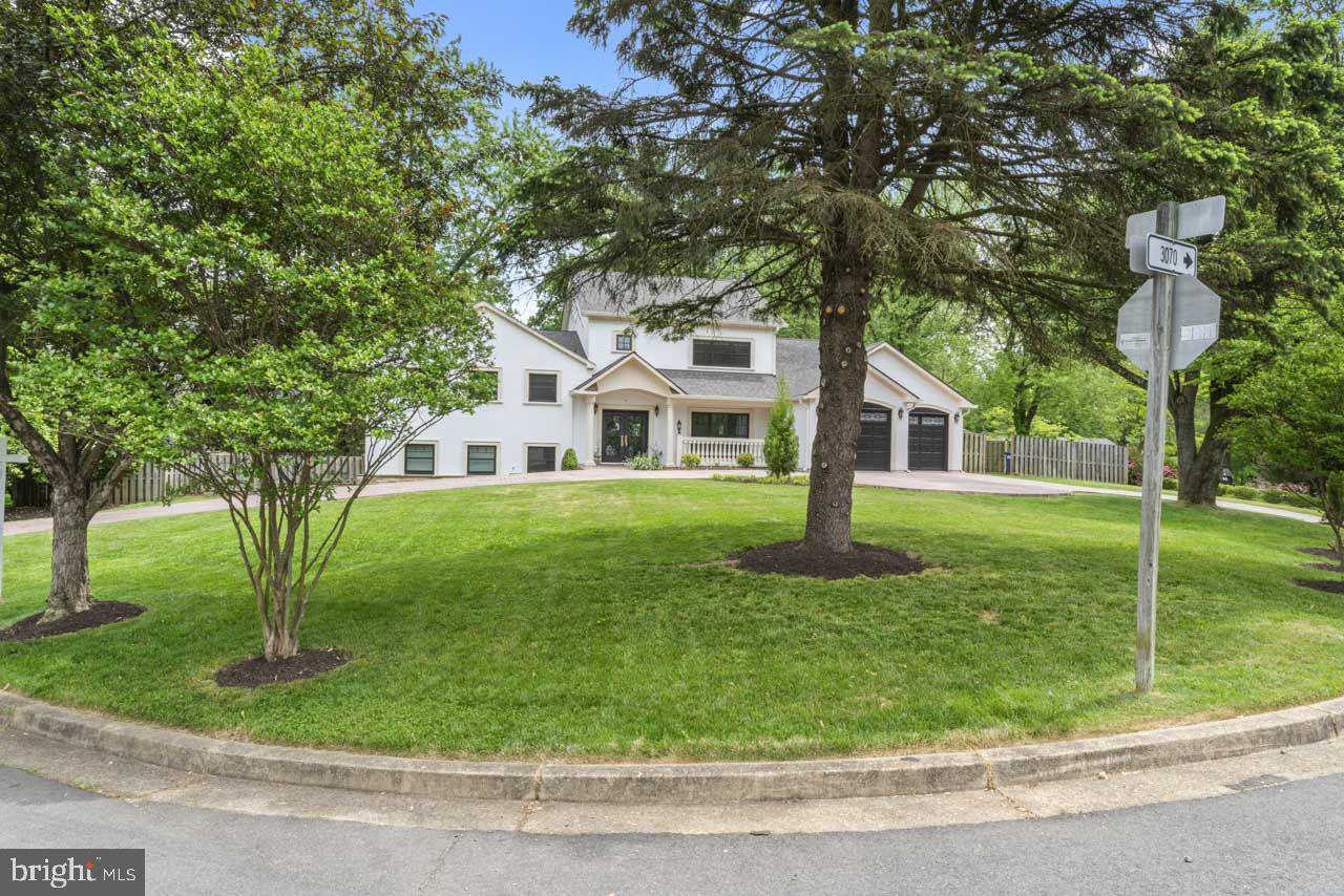 5844 BERMUDA COURT