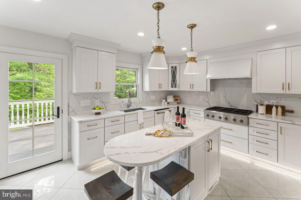 5844 BERMUDA COURT
