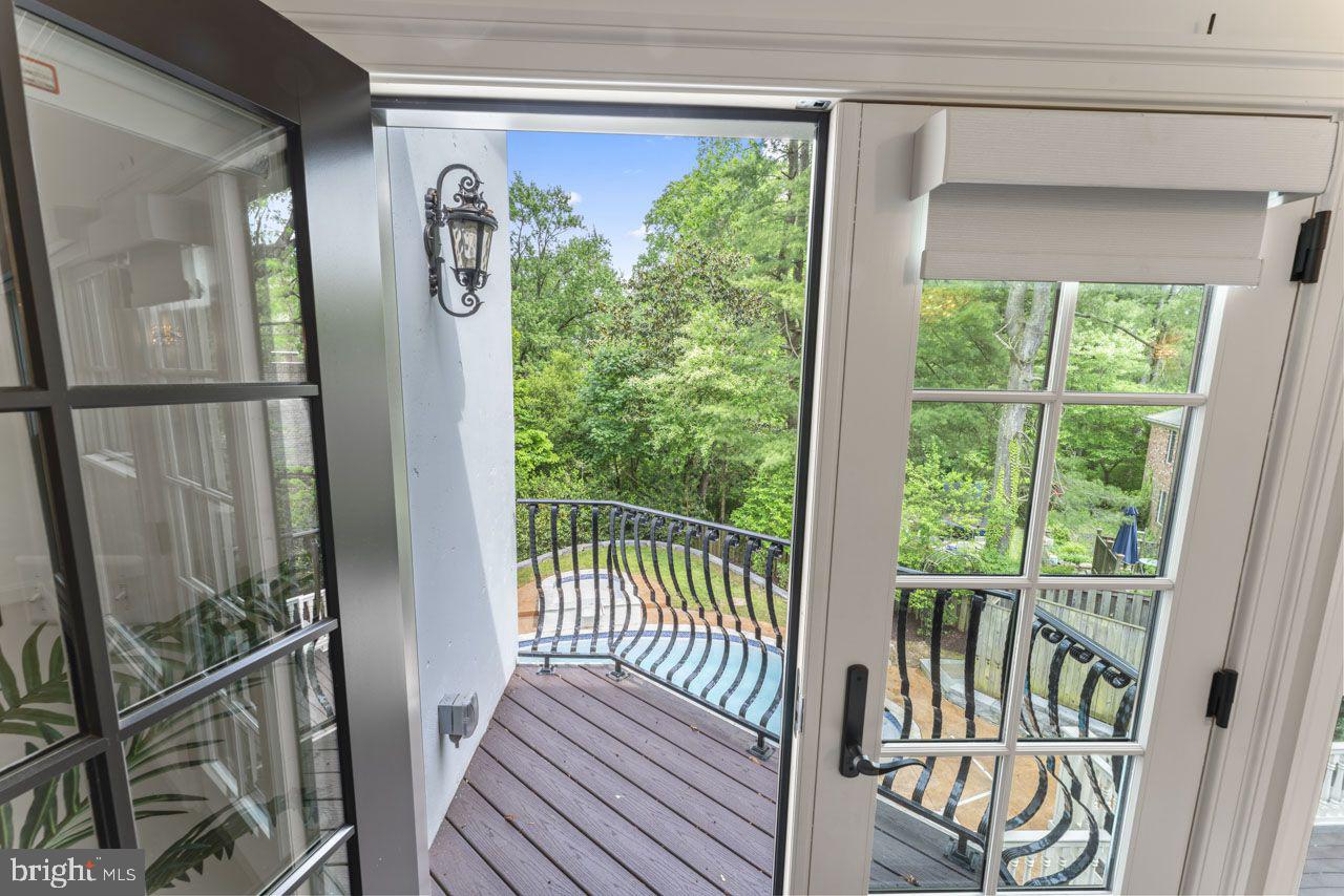 5844 BERMUDA COURT