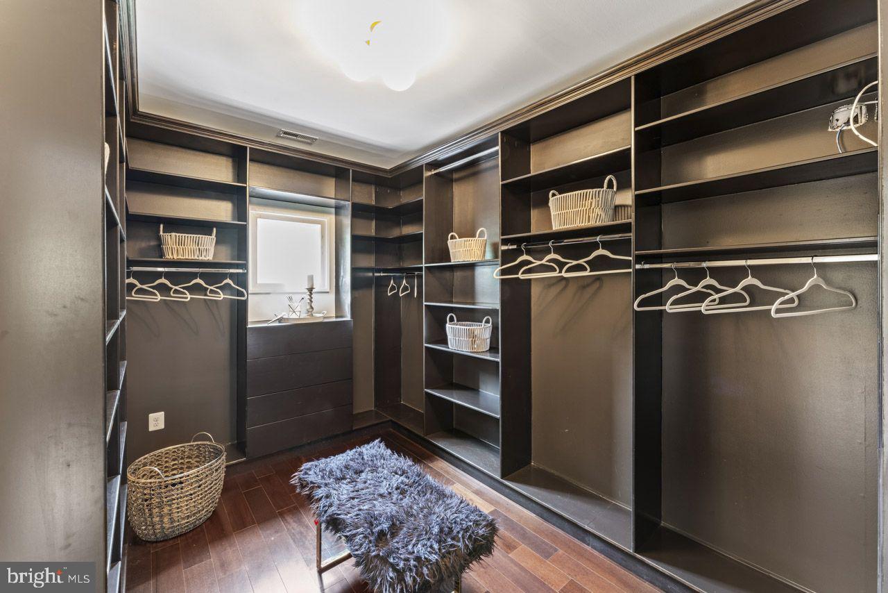 5844 BERMUDA COURT