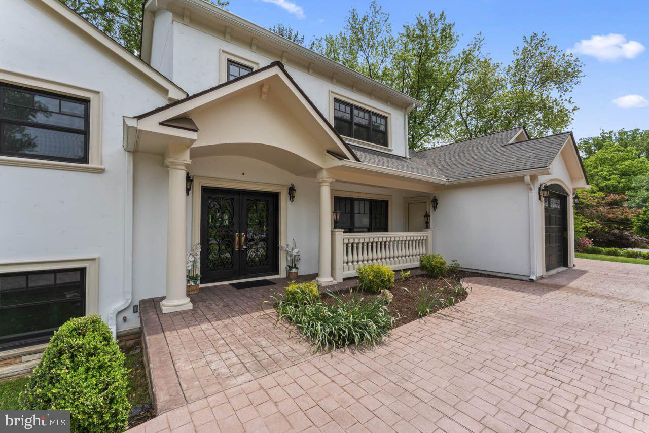 5844 BERMUDA COURT