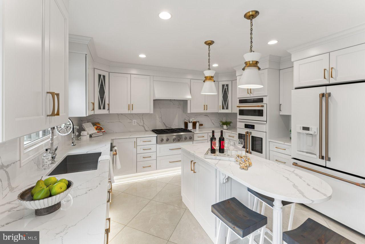 5844 BERMUDA COURT