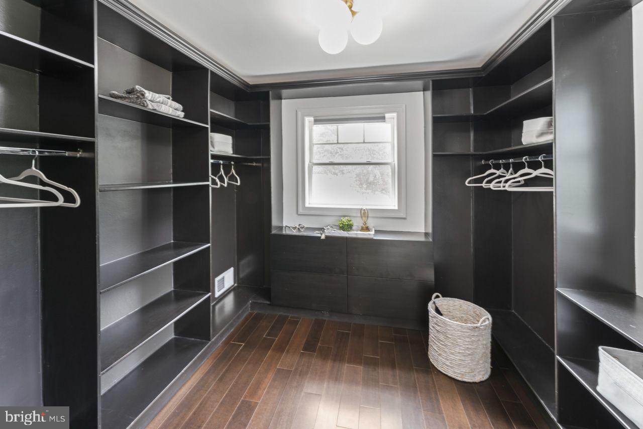 5844 BERMUDA COURT
