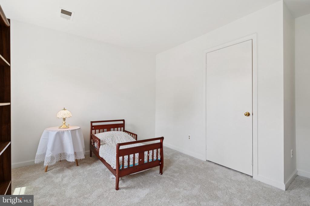4122 FERRY LANDING ROAD