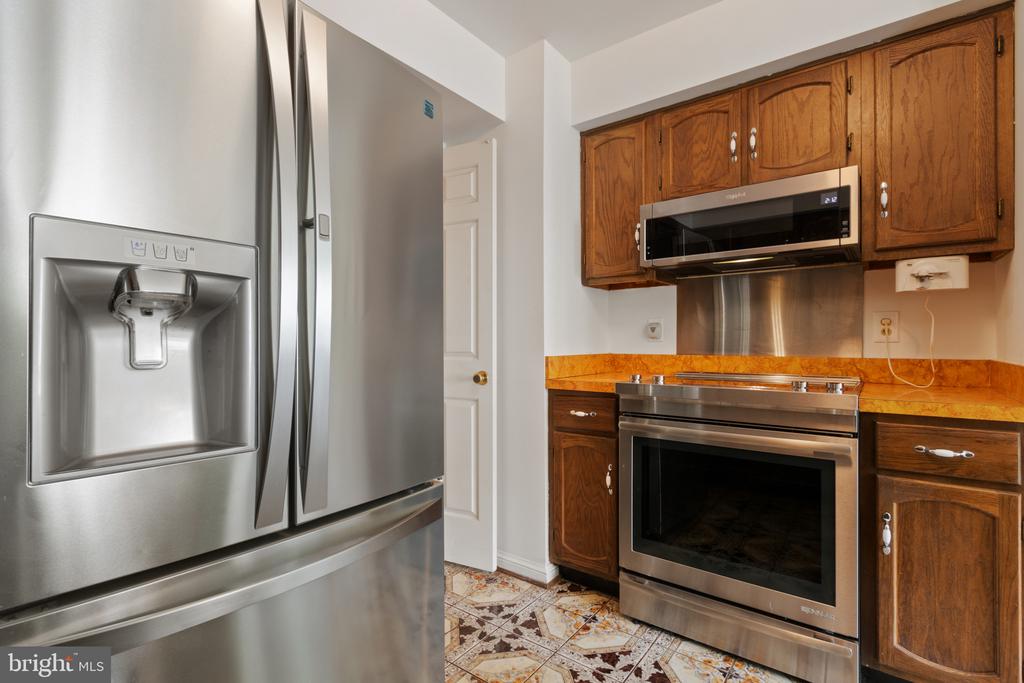 4122 FERRY LANDING ROAD