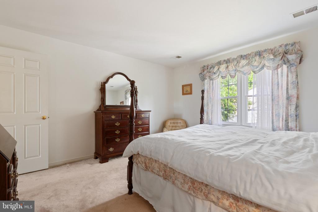 4122 FERRY LANDING ROAD