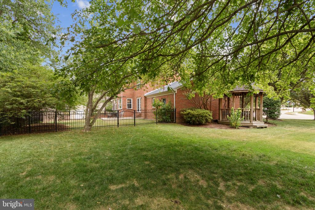 4122 FERRY LANDING ROAD
