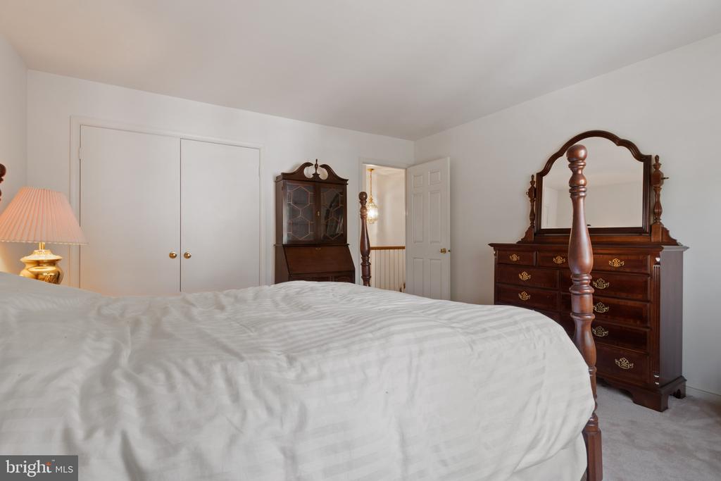 4122 FERRY LANDING ROAD