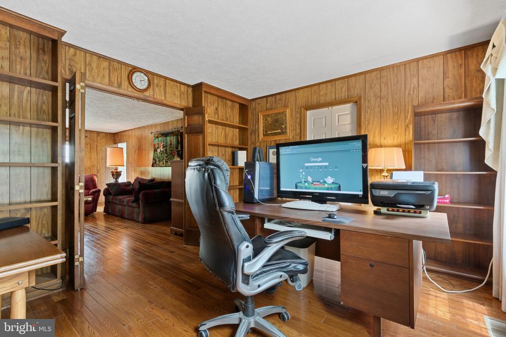 4122 FERRY LANDING ROAD