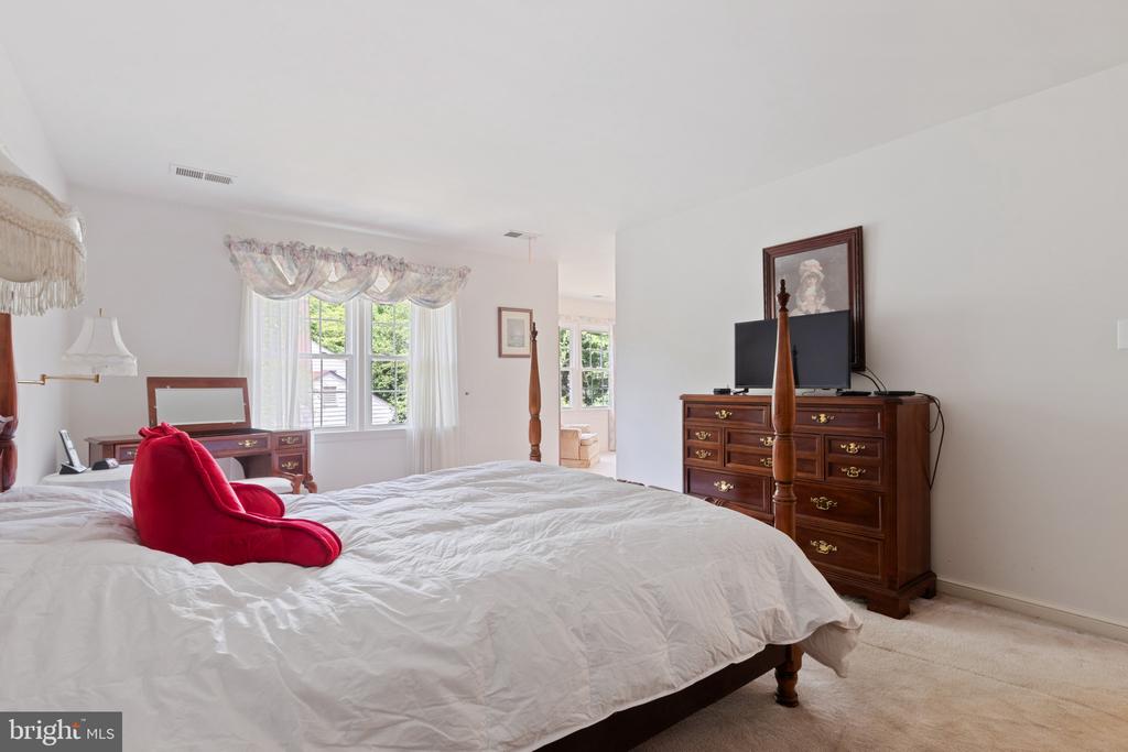 4122 FERRY LANDING ROAD