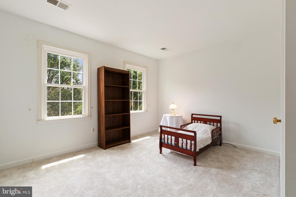 4122 FERRY LANDING ROAD