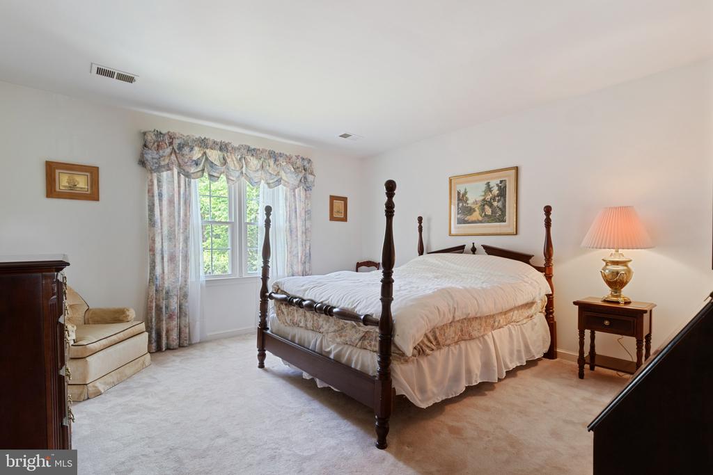 4122 FERRY LANDING ROAD