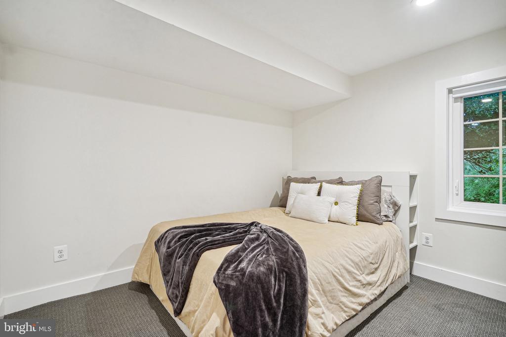 11011 BURYWOOD LANE