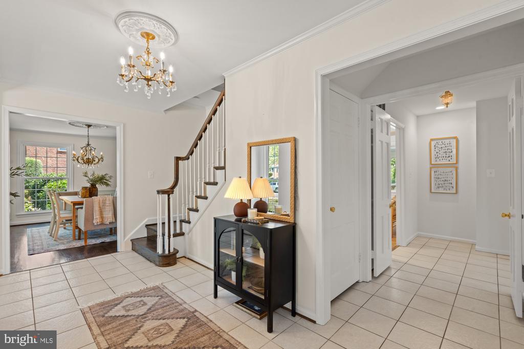 824 EMERALD DRIVE