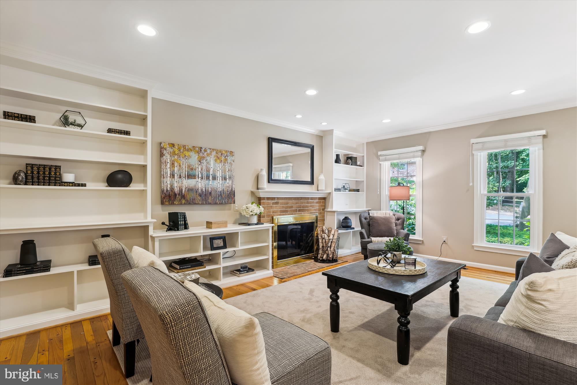 523 WOODLAND COURT NW