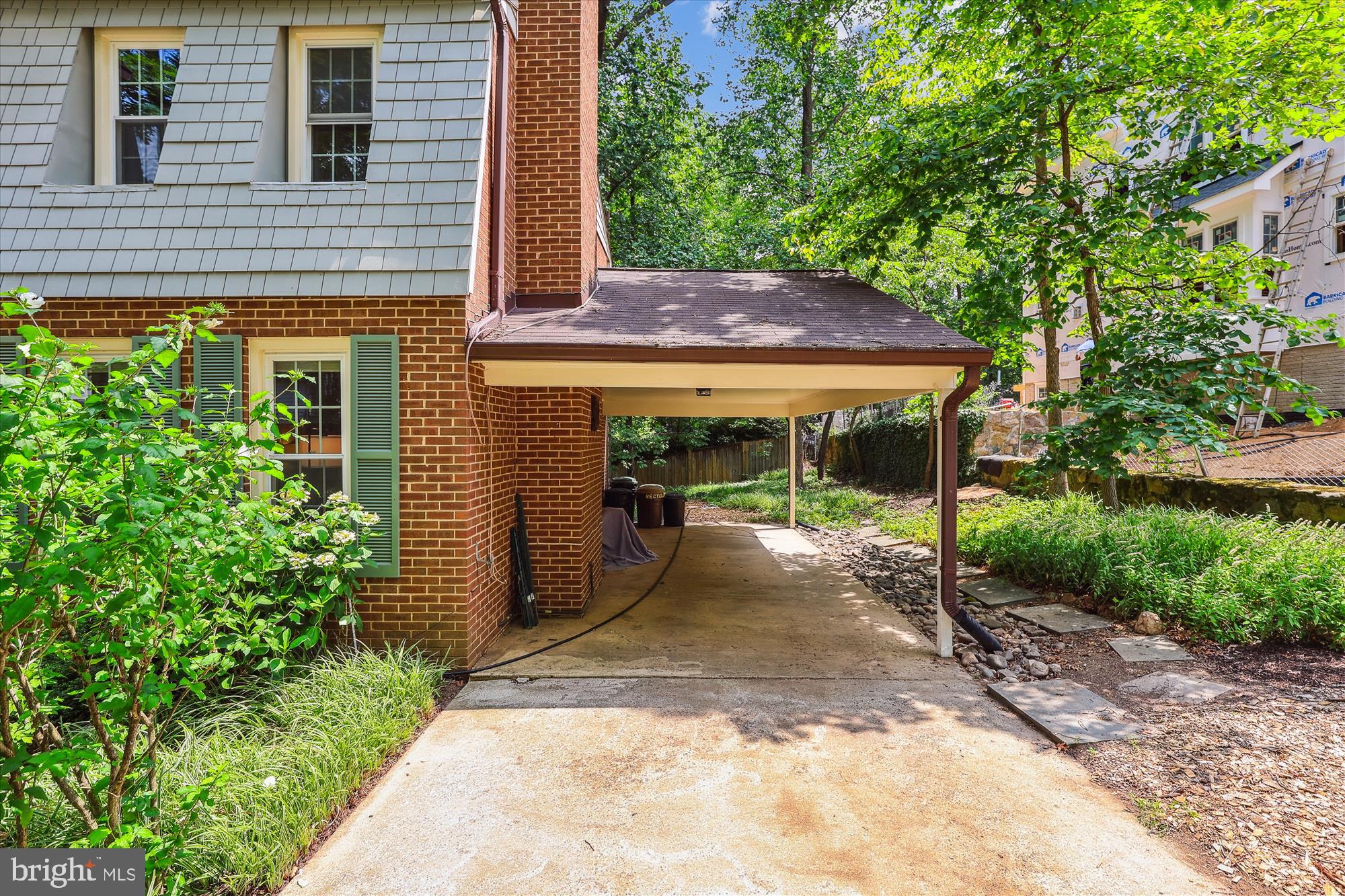 523 WOODLAND COURT NW