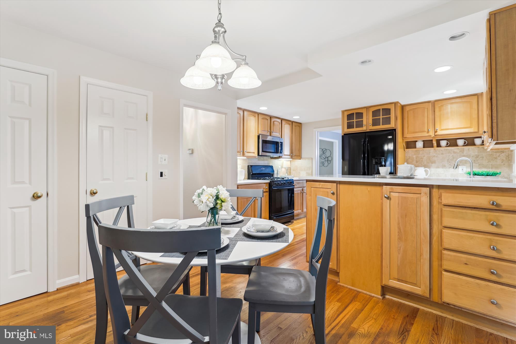 523 WOODLAND COURT NW