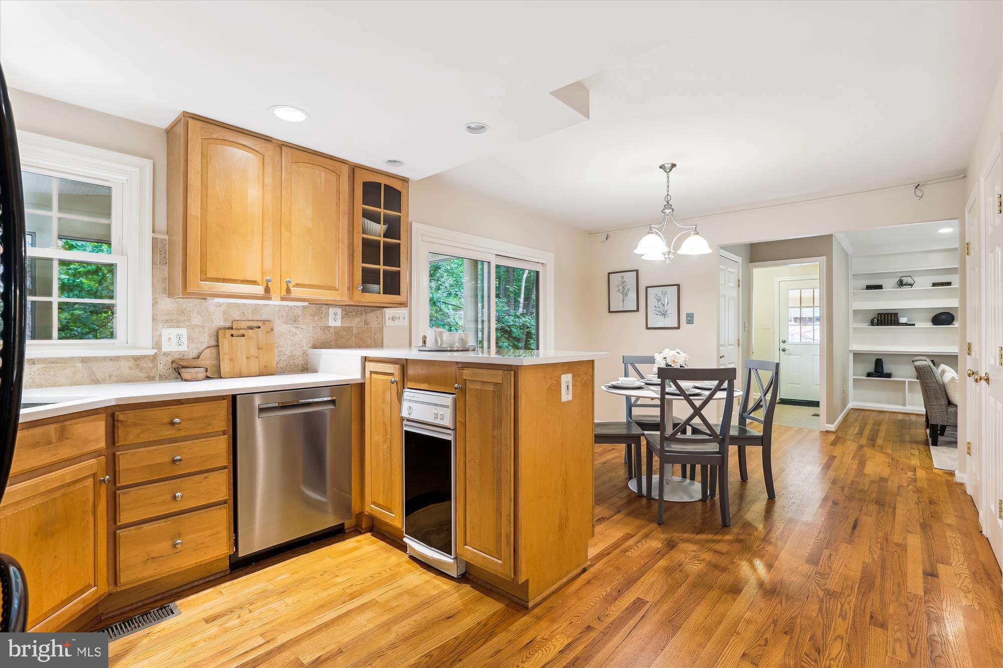 523 WOODLAND COURT NW