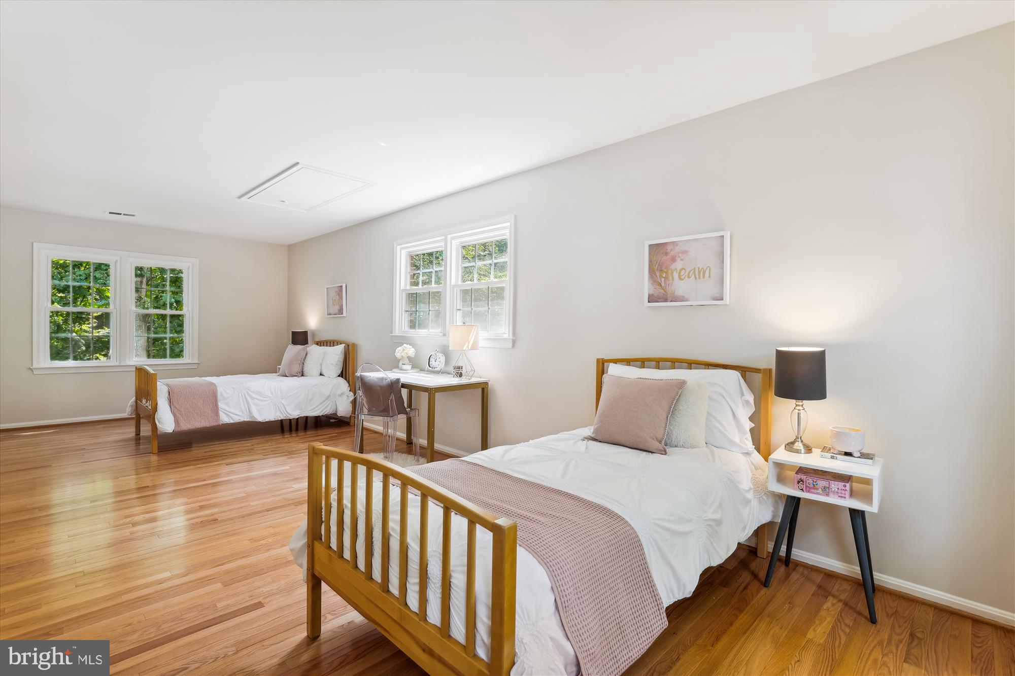 523 WOODLAND COURT NW