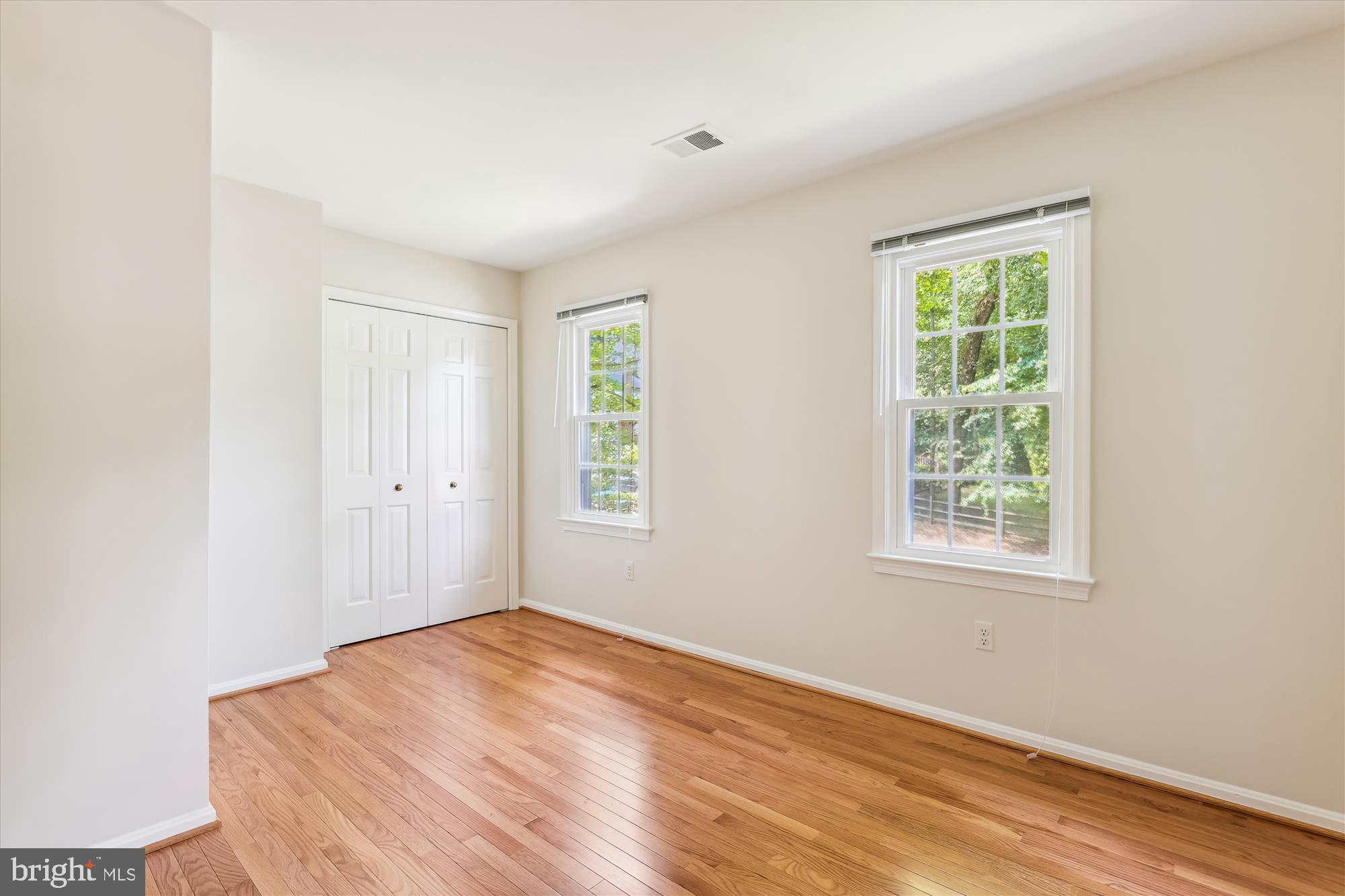 523 WOODLAND COURT NW