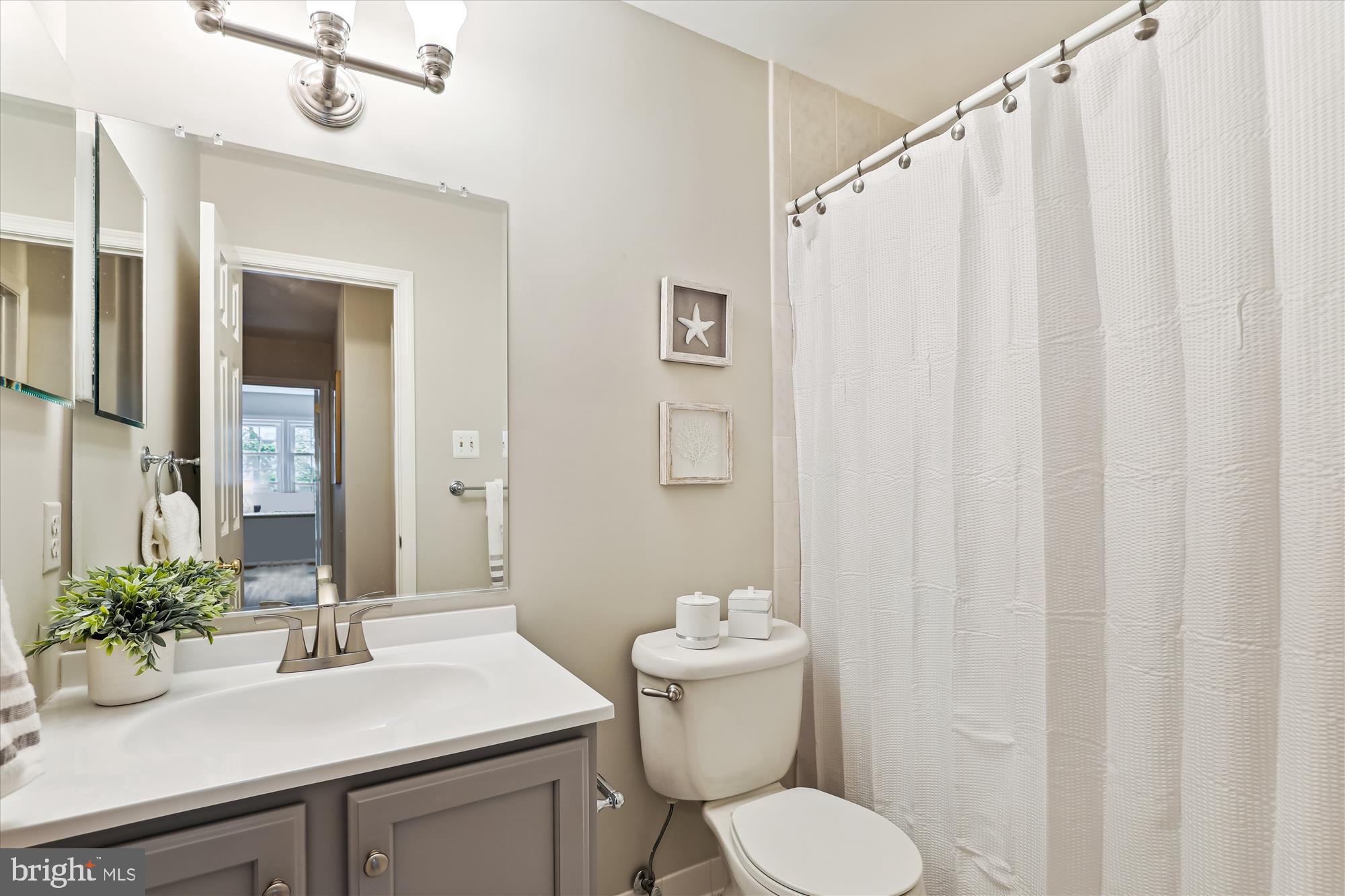 523 WOODLAND COURT NW