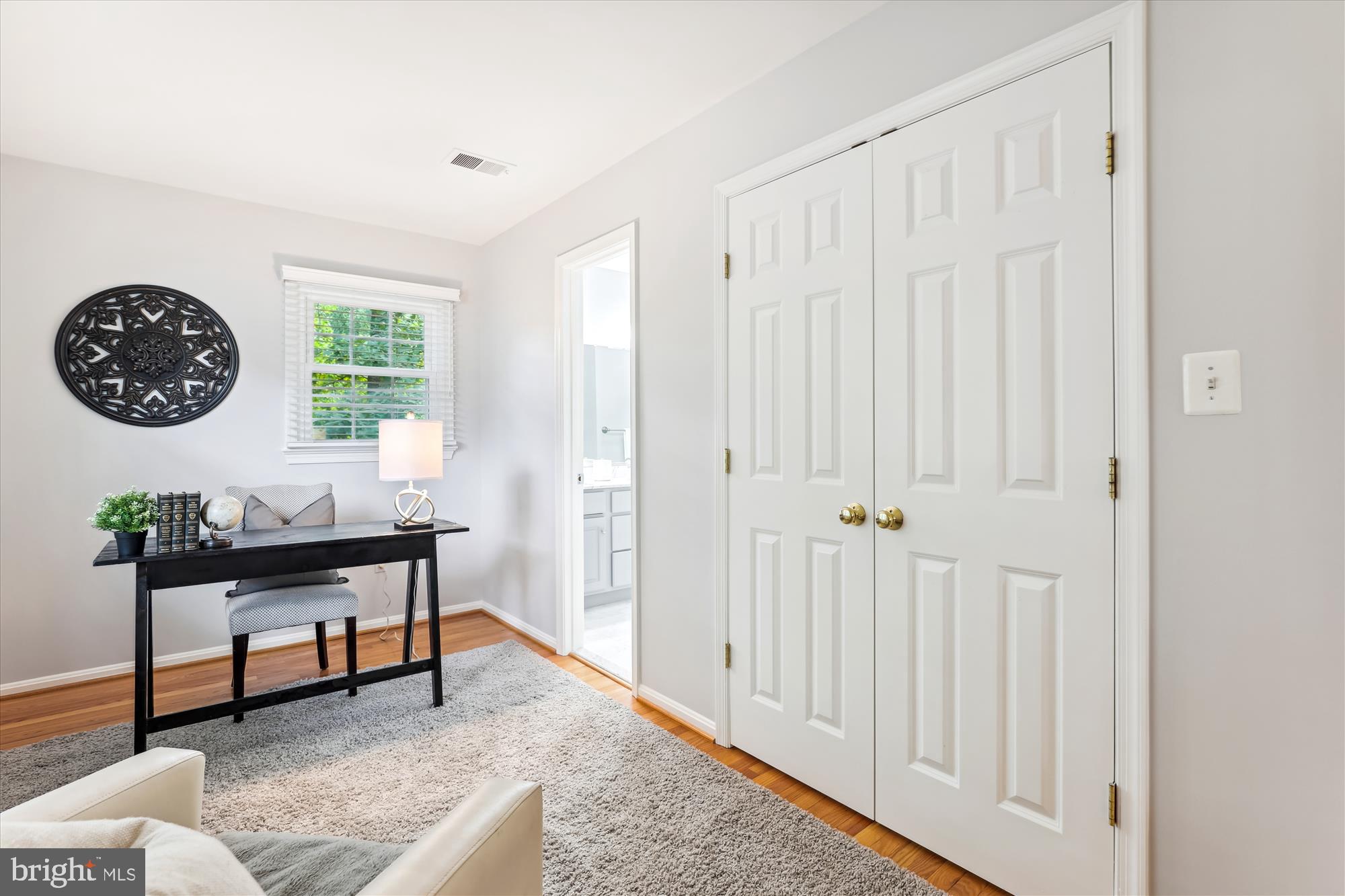 523 WOODLAND COURT NW