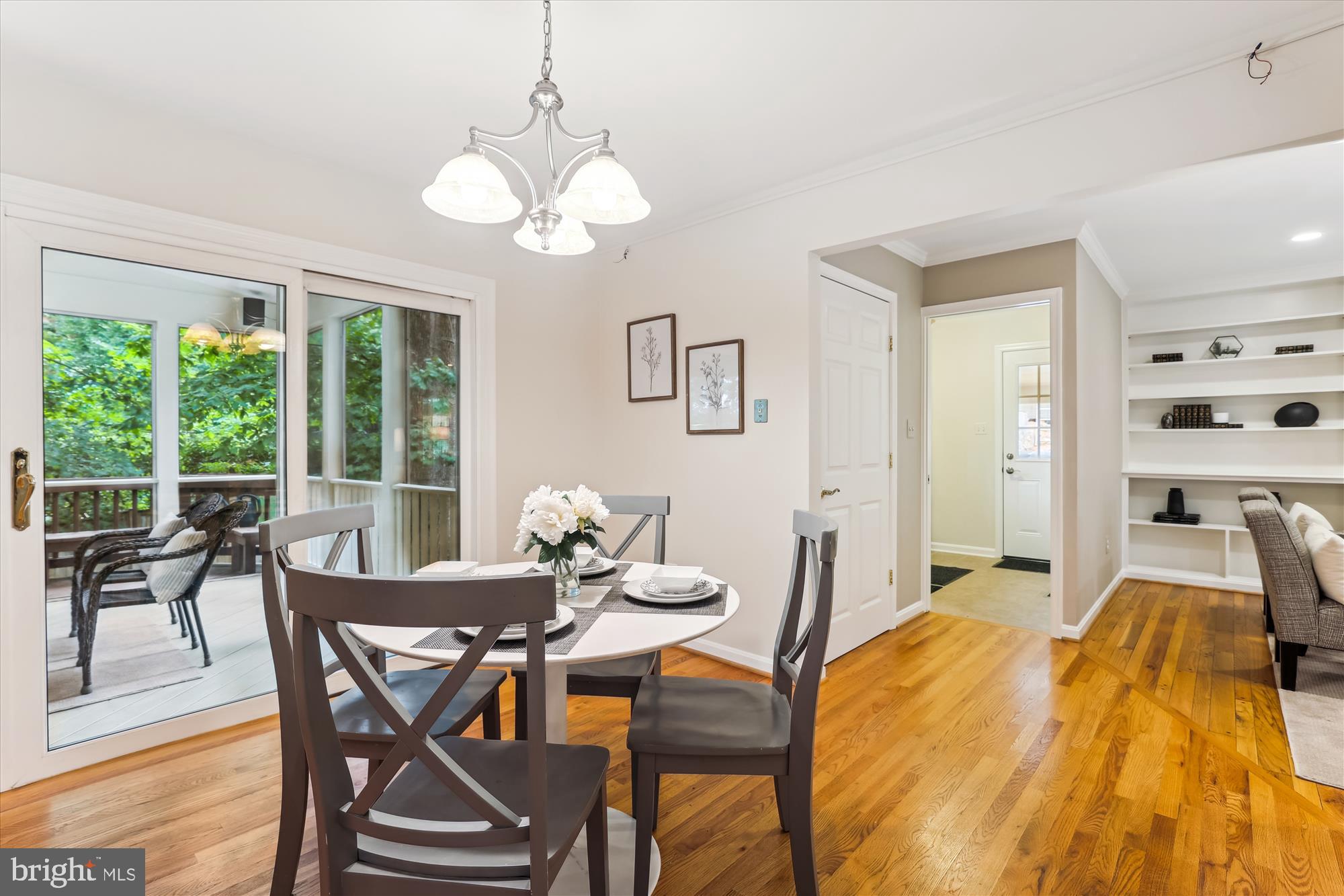 523 WOODLAND COURT NW