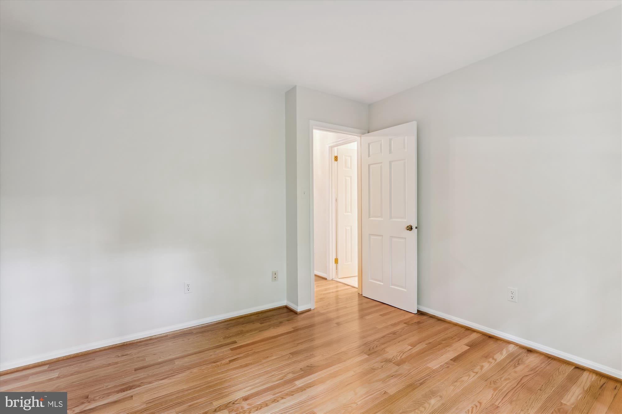 523 WOODLAND COURT NW