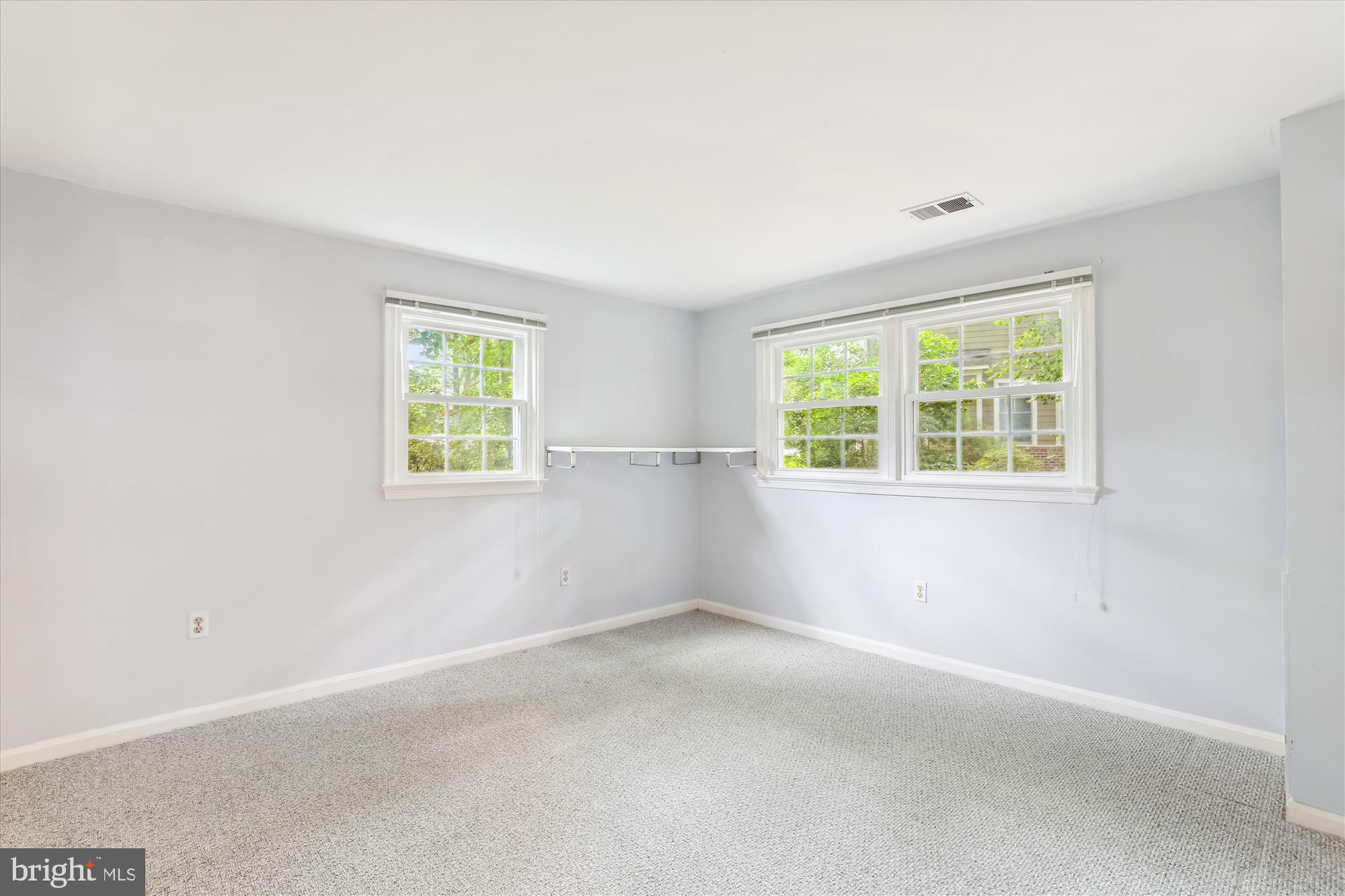 523 WOODLAND COURT NW