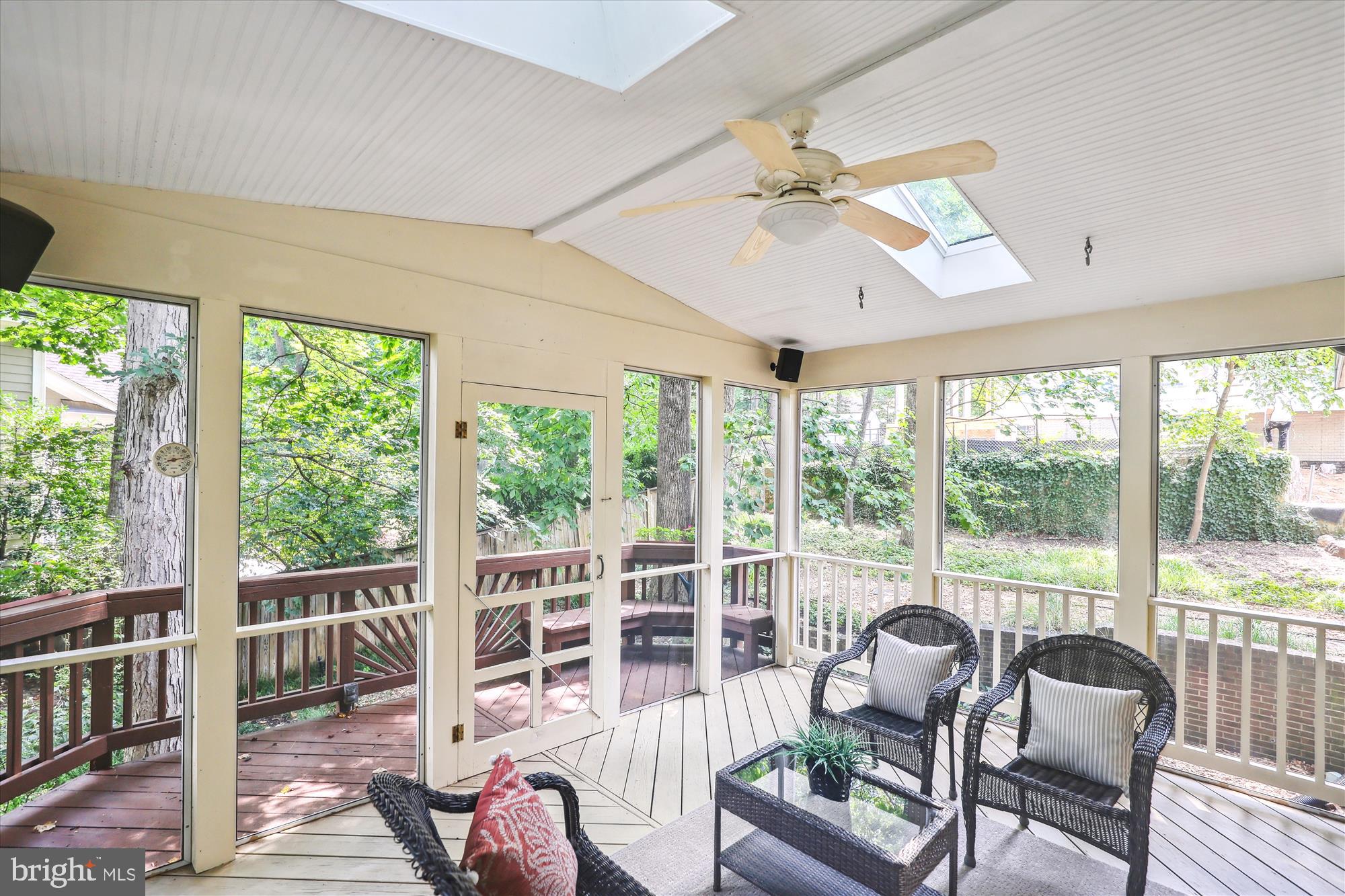 523 WOODLAND COURT NW