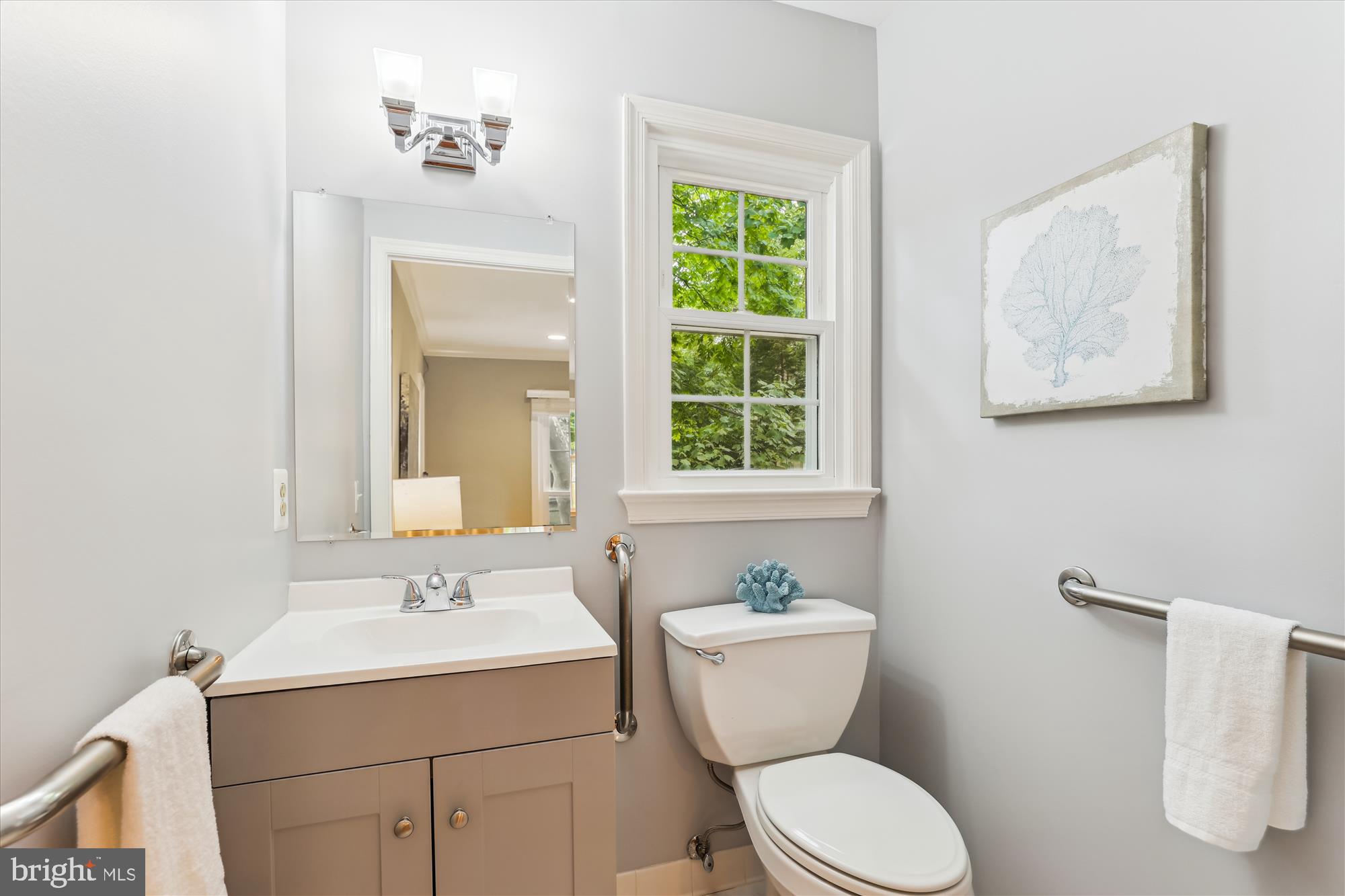 523 WOODLAND COURT NW