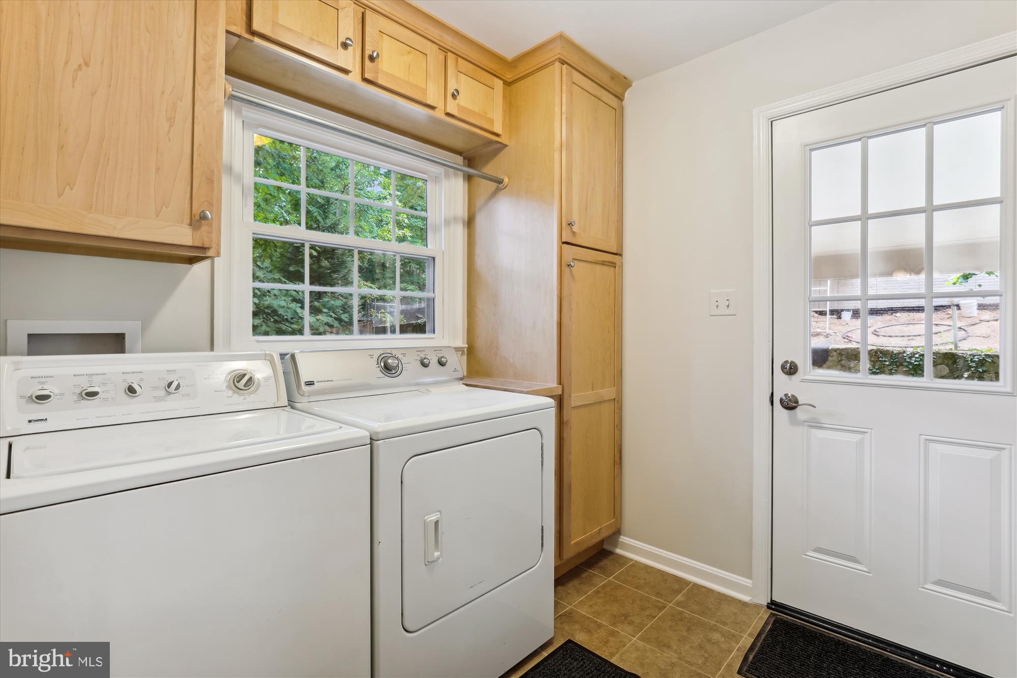 523 WOODLAND COURT NW