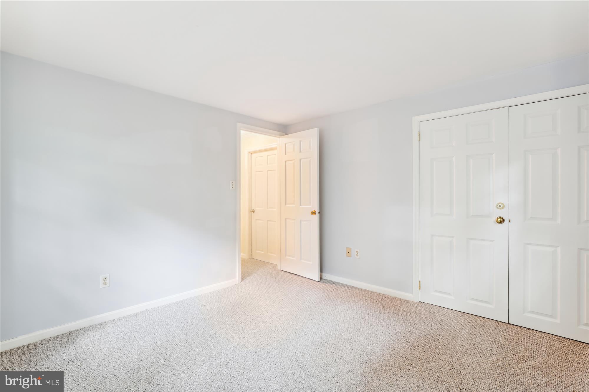 523 WOODLAND COURT NW