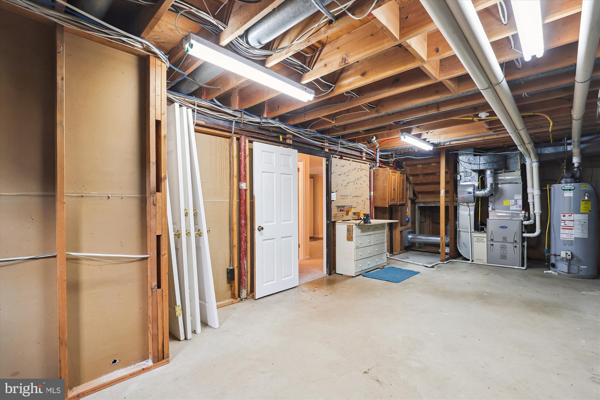 523 WOODLAND COURT NW