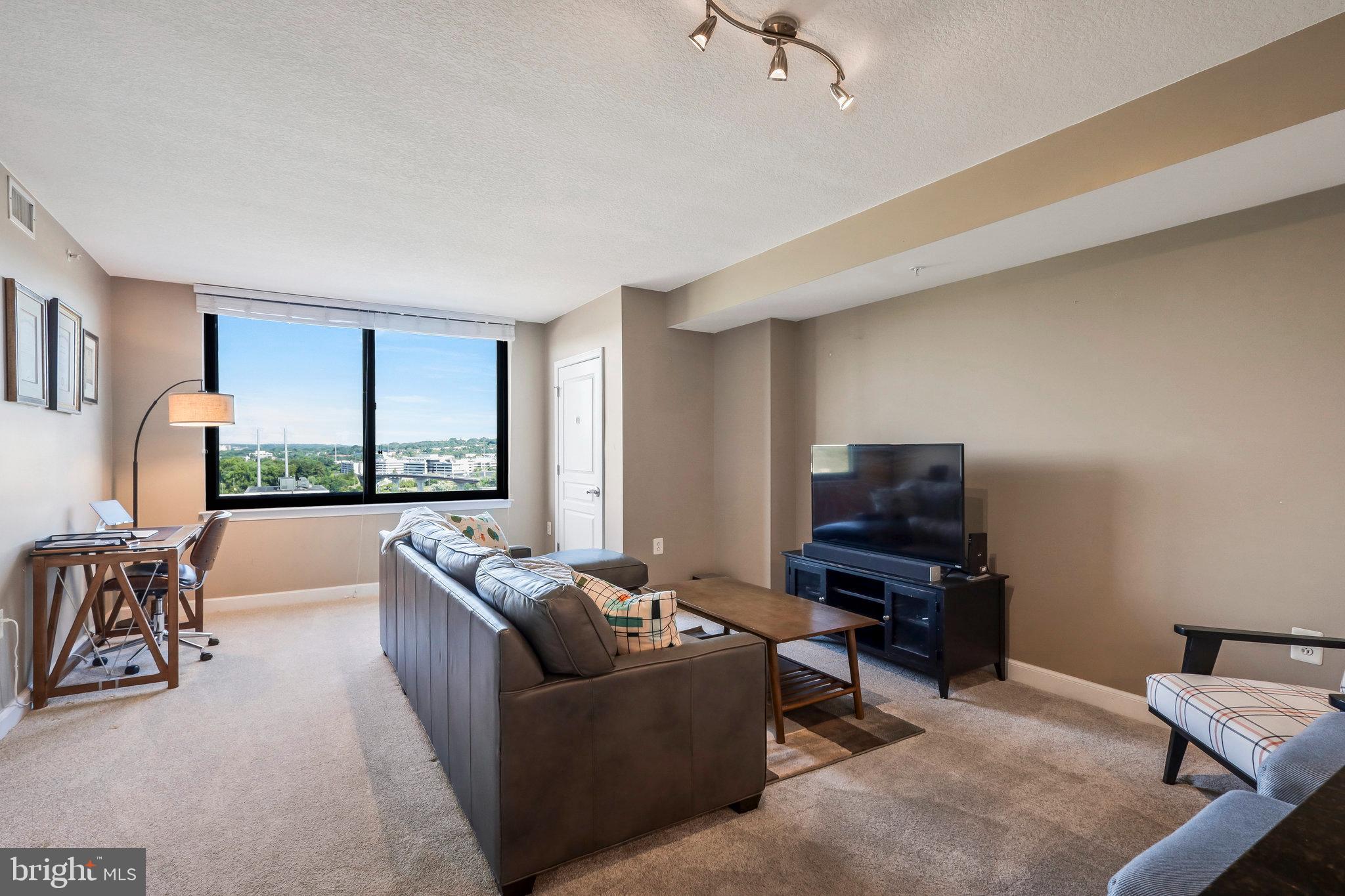 2451 MIDTOWN AVENUE 1221