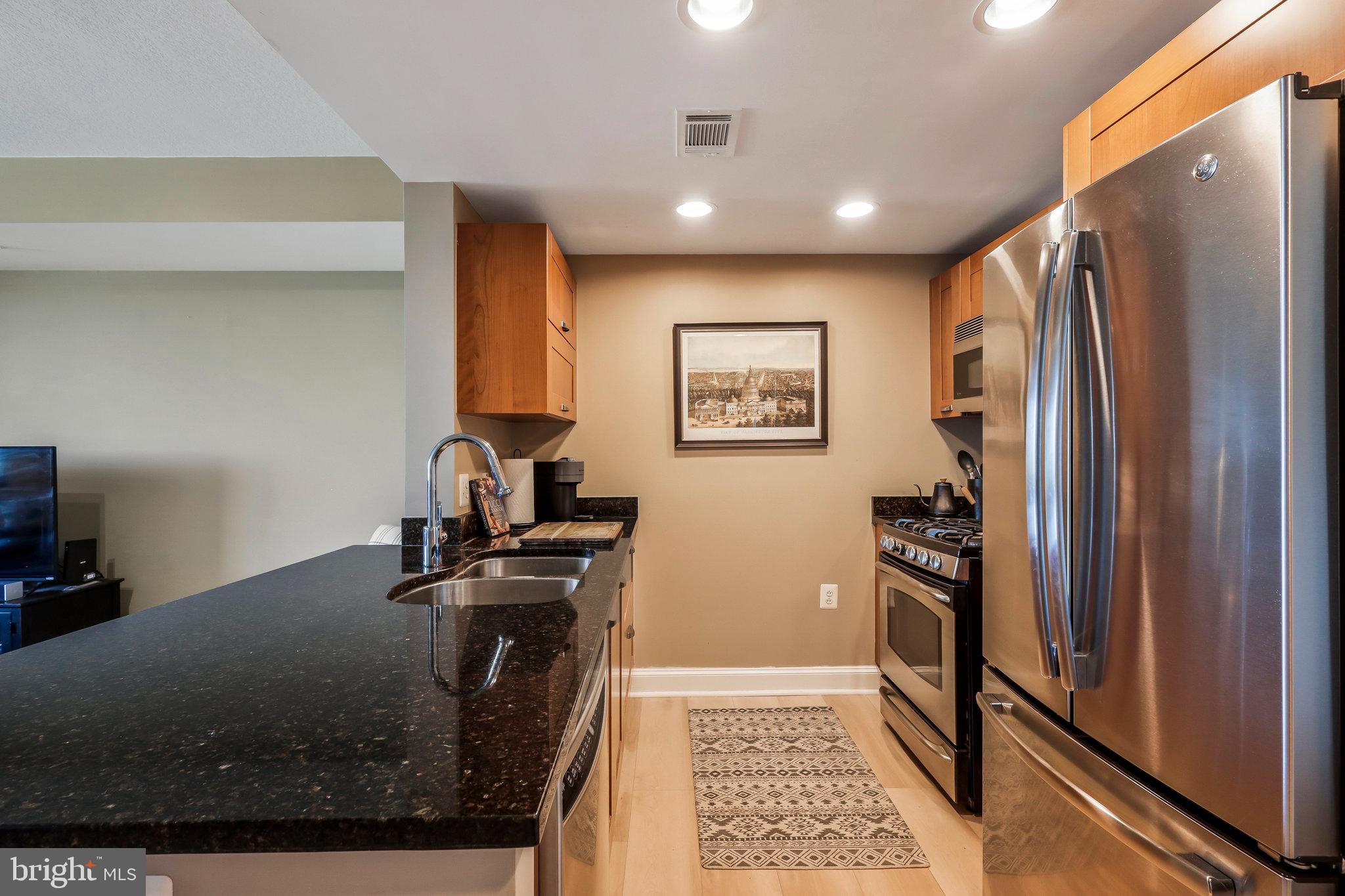 2451 MIDTOWN AVENUE 1221